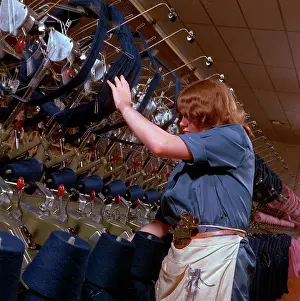 Woollen: Checking blue woollen threads