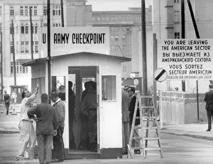 Weatherproof: Checkpoint Charlie in Berlin 1961
