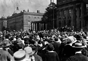 Euphoria: Cheering Berliners at the Crown Princes Palais, 1914
