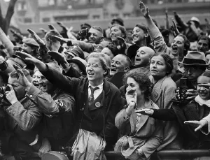 Deutschherrenwiese: Cheering crowds in Nuremberg, 1937