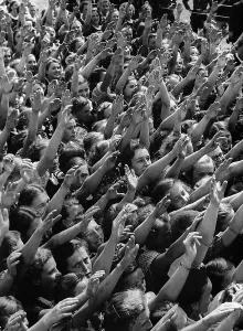 Reichskanzlei: Cheering Masses in front of the Reich Chancellery