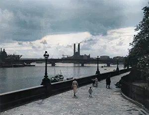 Atcolourisedpic: CHELSEA EMBANKMENT