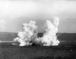 Livens: Chemical warfare, Livens bomb exploding, WW1