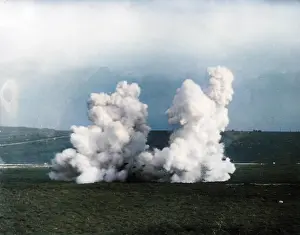 Livens: Chemical warfare, Livens bomb exploding, WW1