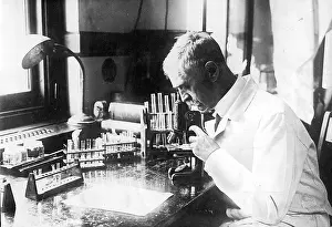 Landsteiner: The chemist and physician Karl Landsteiner in his lab