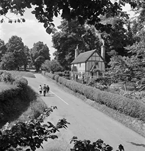Chenies: Chenies Village