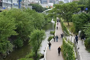 Seoul: Cheonggyecheon river reclamation and landscape