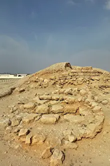 Mounds: Chieftain burial mound, Janabiyah, Bahrain