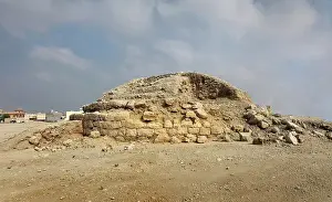 Mounds: Chieftain burial mound, Janabiyah, Bahrain