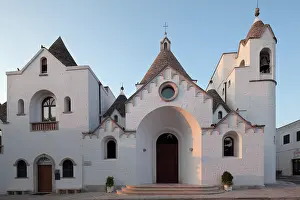 Monti: Chiesa di Sant'Antonio, Alberobello, Bari, Pugli, Italy