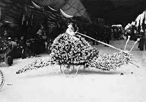 Snail: Child during a Children-Flower Parade in Nice