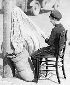 Mending: Child labour, 1926