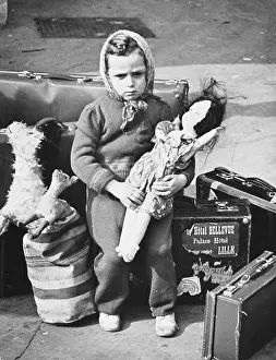 Evacuee: Child at receiving centre WWII