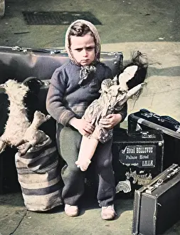 Evacuee: Child at receiving centre WWII