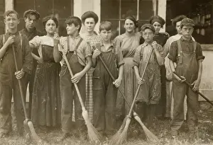 Hine: Children - Child Labour - Occupations - Mill