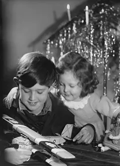 Tinsel: Children at Christmas 1934