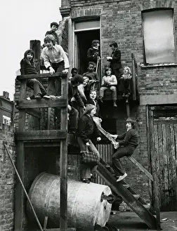 Juliette Soester: CHILDREN/DERELICT HOUSE