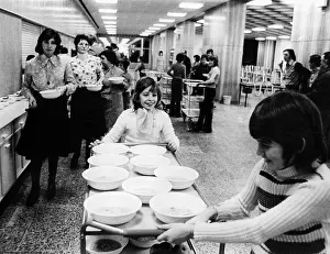 Demokratische: Children in a Dining Hall