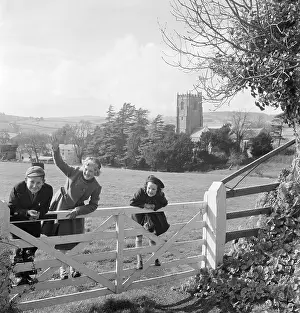 Candida: Children on a gate