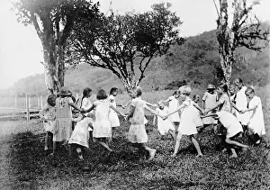 Demographics: Children of German immigrants playing, 1930