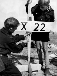 Premilitary: Children at a gliding competition in Berlin, 1940