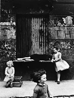 Hampden: Children in Hampden Crescent, Paddington