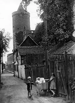 Kick: Children in Jueterbog