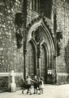 Marienkirche: Children in front of the Marienkirche in Berlin-Mitte, 1933