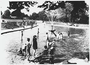 Happily: CHILDREN PADDLING