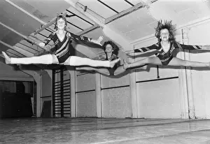 Splits: Children performing Fame routine, Cornwall