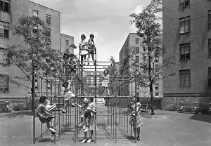 Schleisner: Children - Playground - Urban
