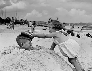 Zoppot: Children playing on the beach, 1938