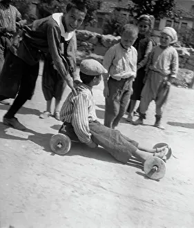Kart: Children playing in Turkey