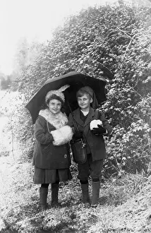 Merle: Children playing in Winter