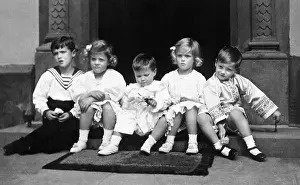 Tsesarevich: Five children at Schloss Friedberg, Germany