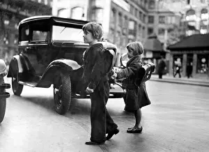 Guides: Children in traffic, 1931