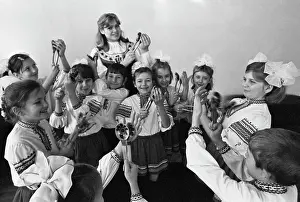 Natalia: Children's ensemble of spoon players