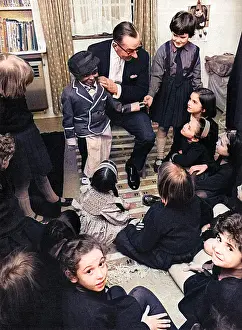 Iln - Consolidated Archive Holdings Ltd (colourised): Children's entertainer at a party