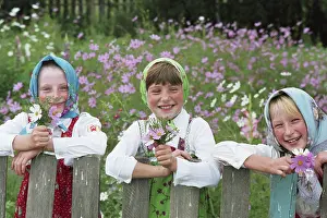 Romanova: Children's folklore ensemble