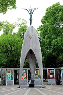 Paul Brown: Children's Peace Monument in the Hiroshima Peace Park