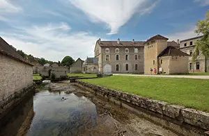 1115: Children's prison, Clairvaux Abbey, Ville-sous-la-Ferte