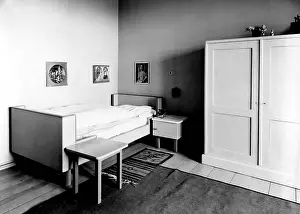 Bedside: Child's bed by Walter Gropius