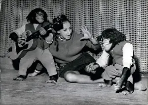 Frankfurter: Chimpanzee imitators of The Beatles