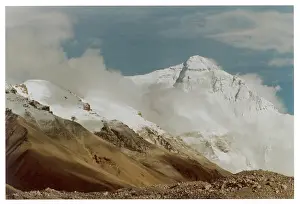 Himalayas: CHINA/TIBET/MT EVEREST