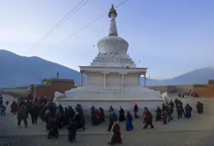 Zhonghua: CHINA. Xiahe. Monastery of Labrang. The Silk