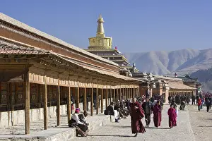 Zhonghua: CHINA. Xiahe. Monastery of Labrang. The Silk
