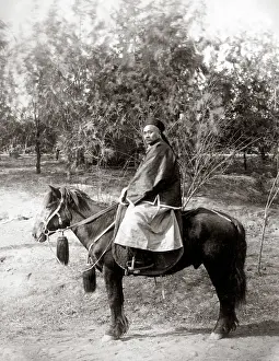 Forts: Chinese army general on a horse, 1900