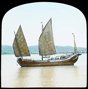 Masted: Chinese Junk (Photo)