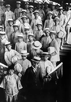 Wuchang: Chinese students visit Tokyo, 1920's