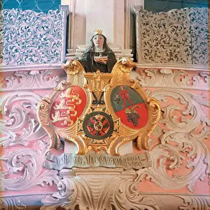 Parapet: Choir parapet with coat of arms and saint